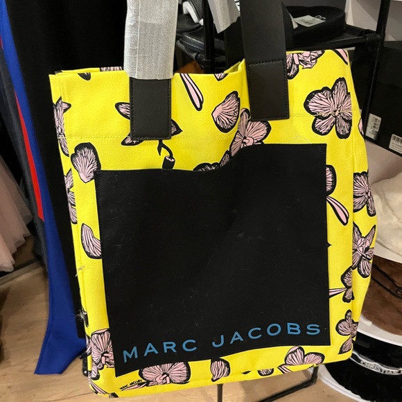 Marc Jacobs Handbags - Marc Jacobs Yellow Floral Tote with Black Front Pocket
